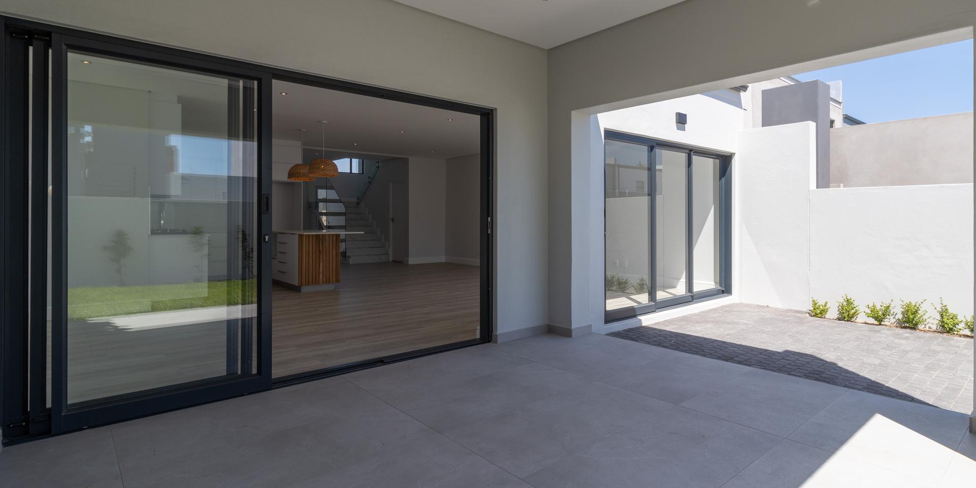 Image 4 of 6