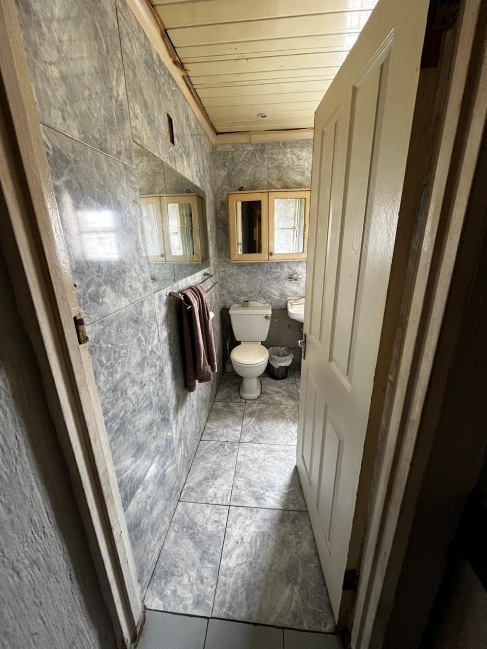 Image 4 of 6