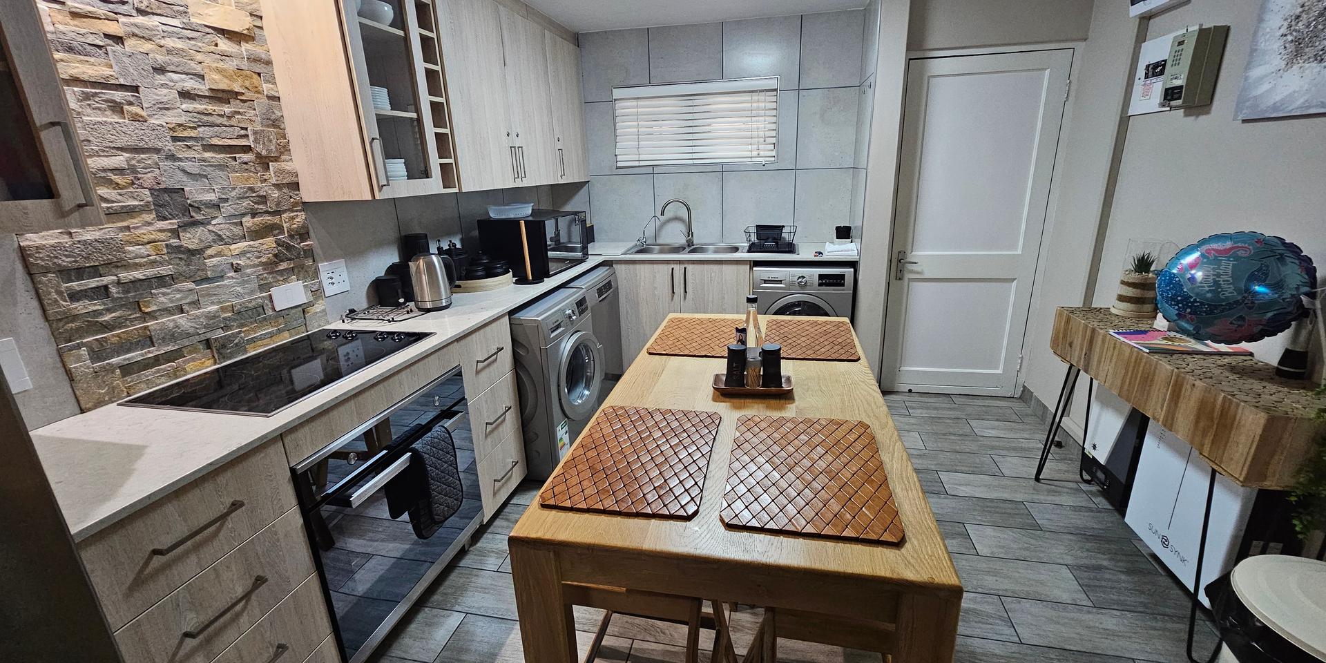 Image 4 of 6