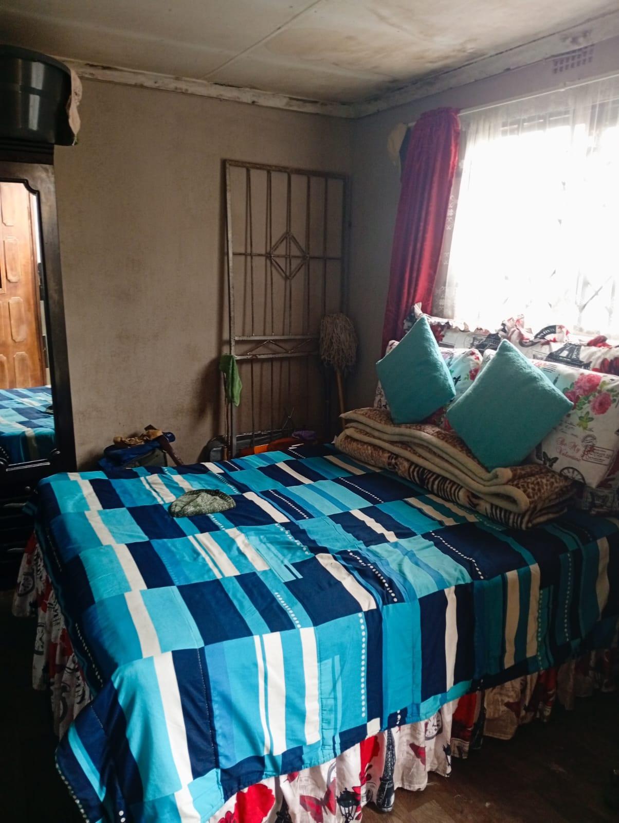Image 2 of 6