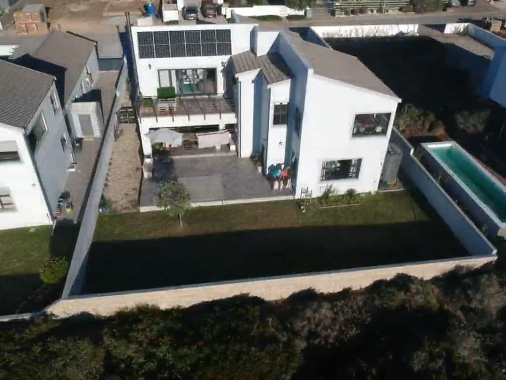 Image 3 of 6