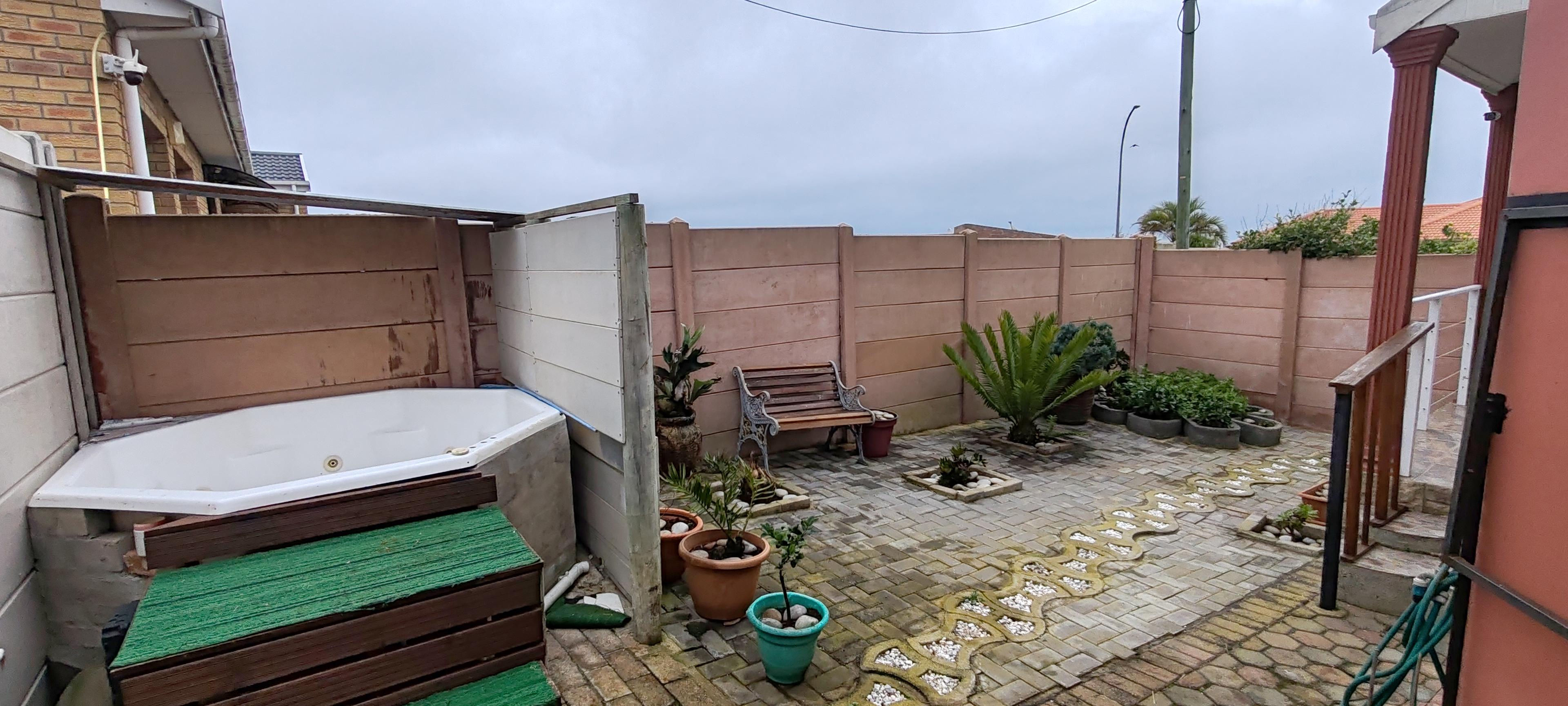Image 4 of 6