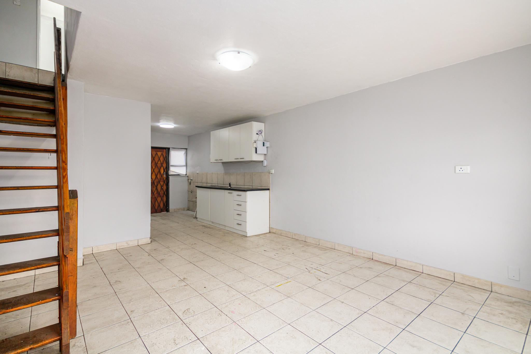 Image 4 of 6