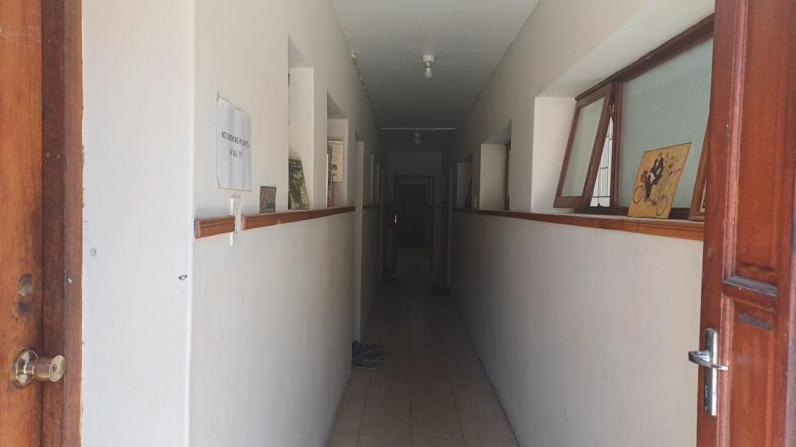 Image 2 of 6