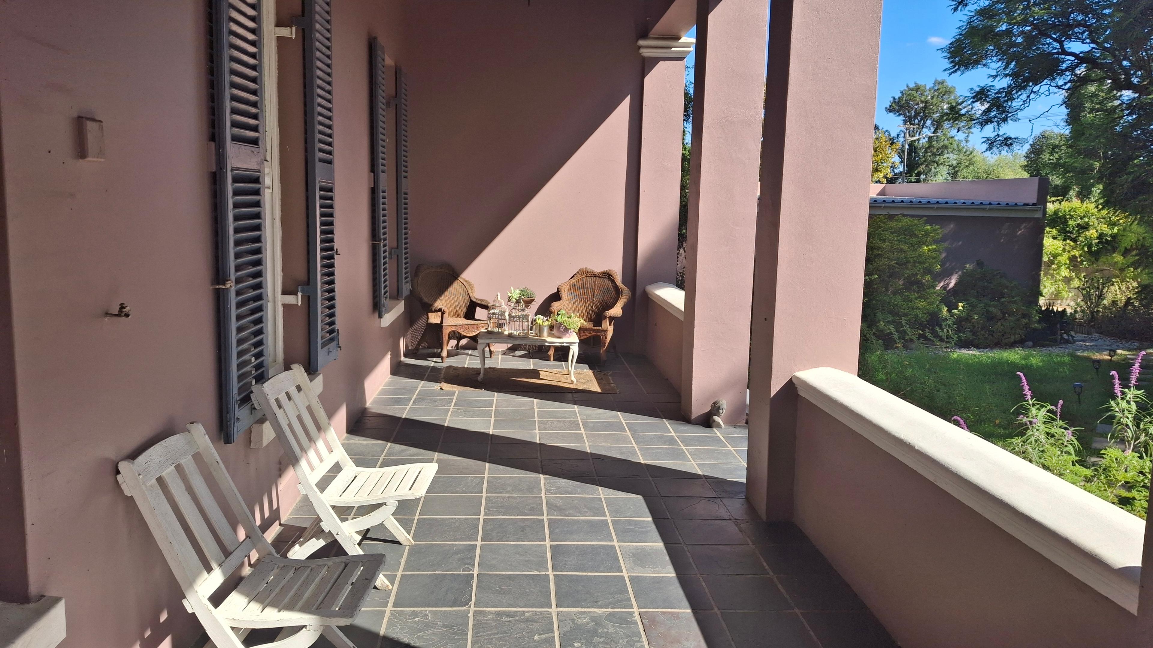 Image 4 of 6