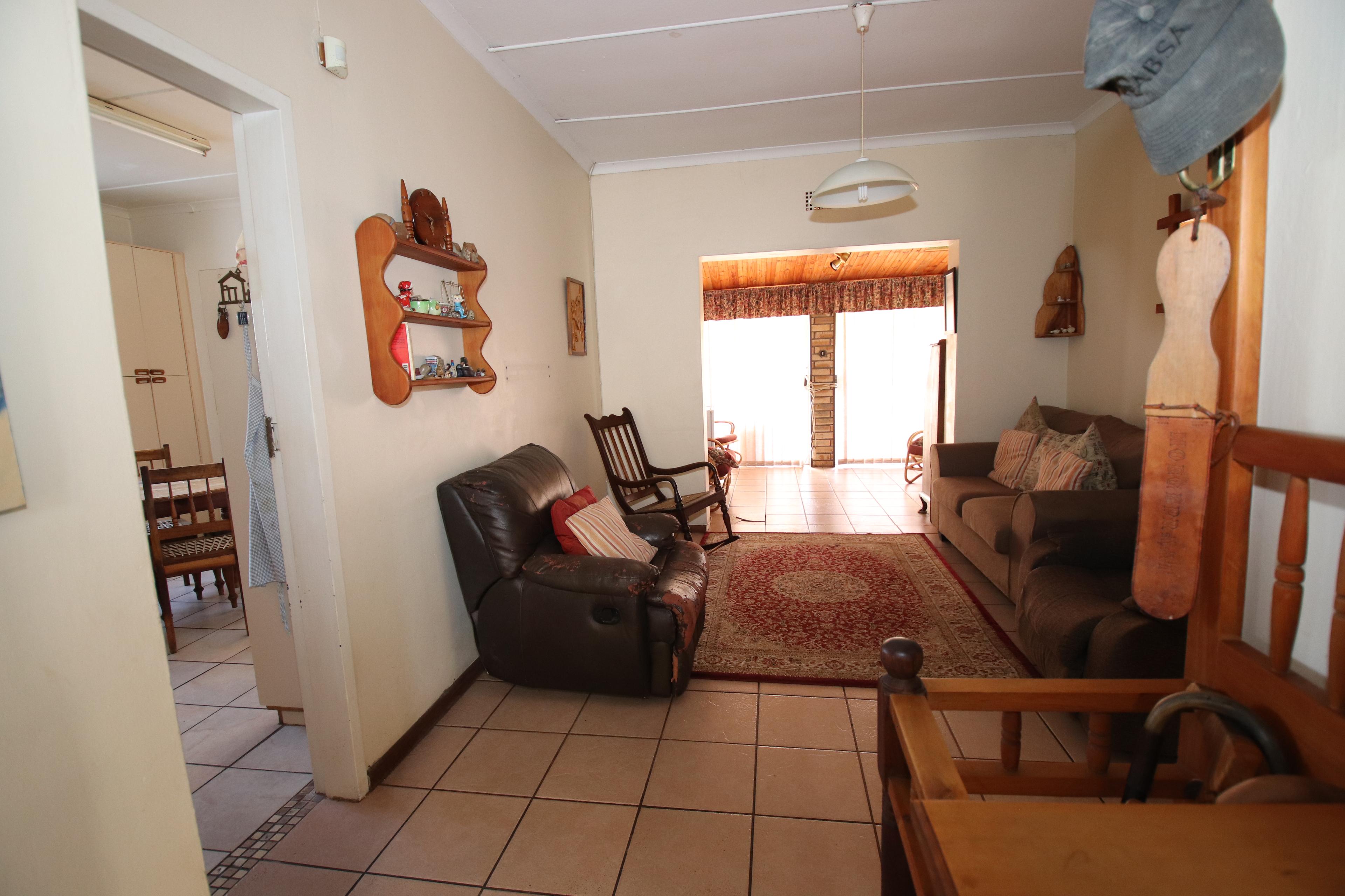 Image 4 of 6
