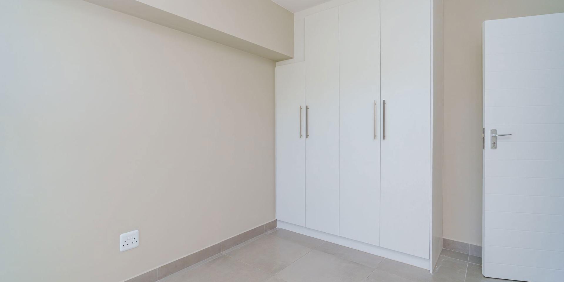 Image 4 of 6