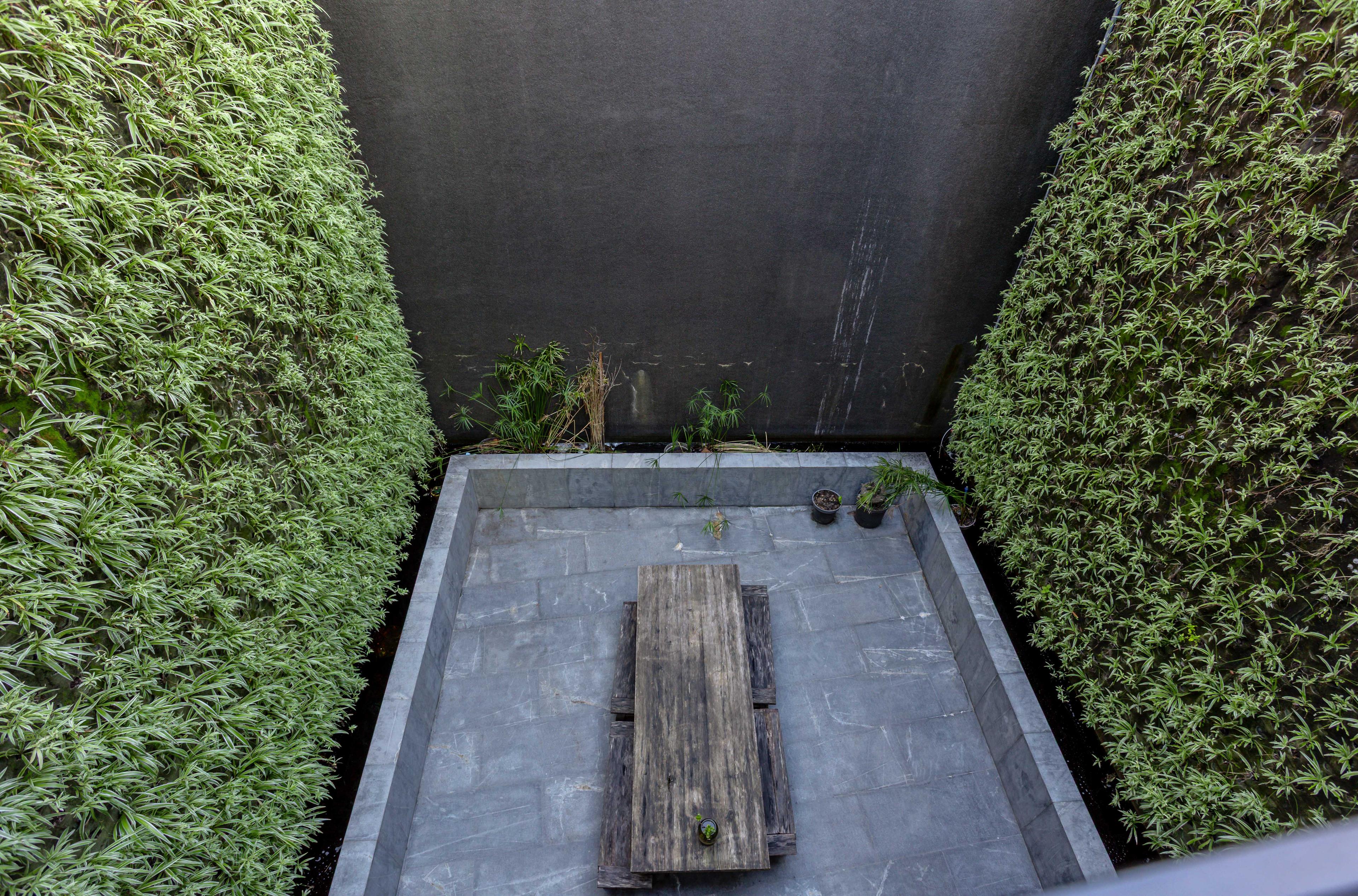 Image 33