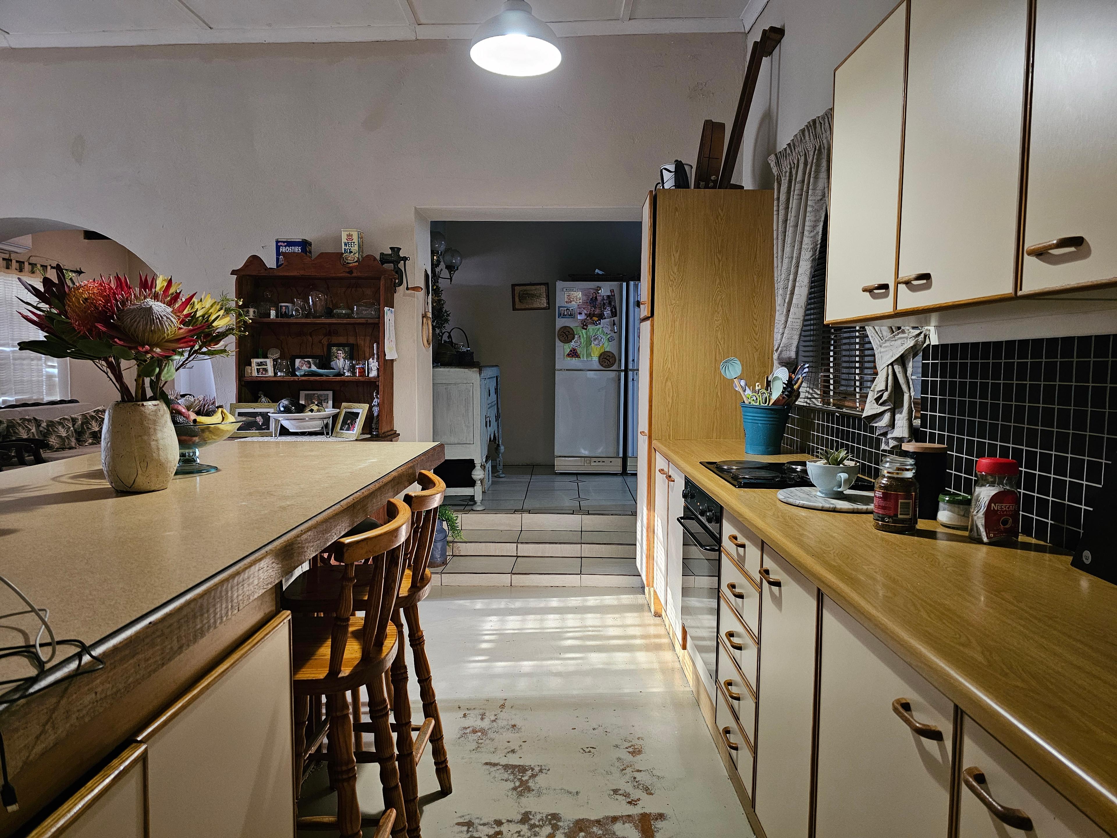 Image 4 of 6