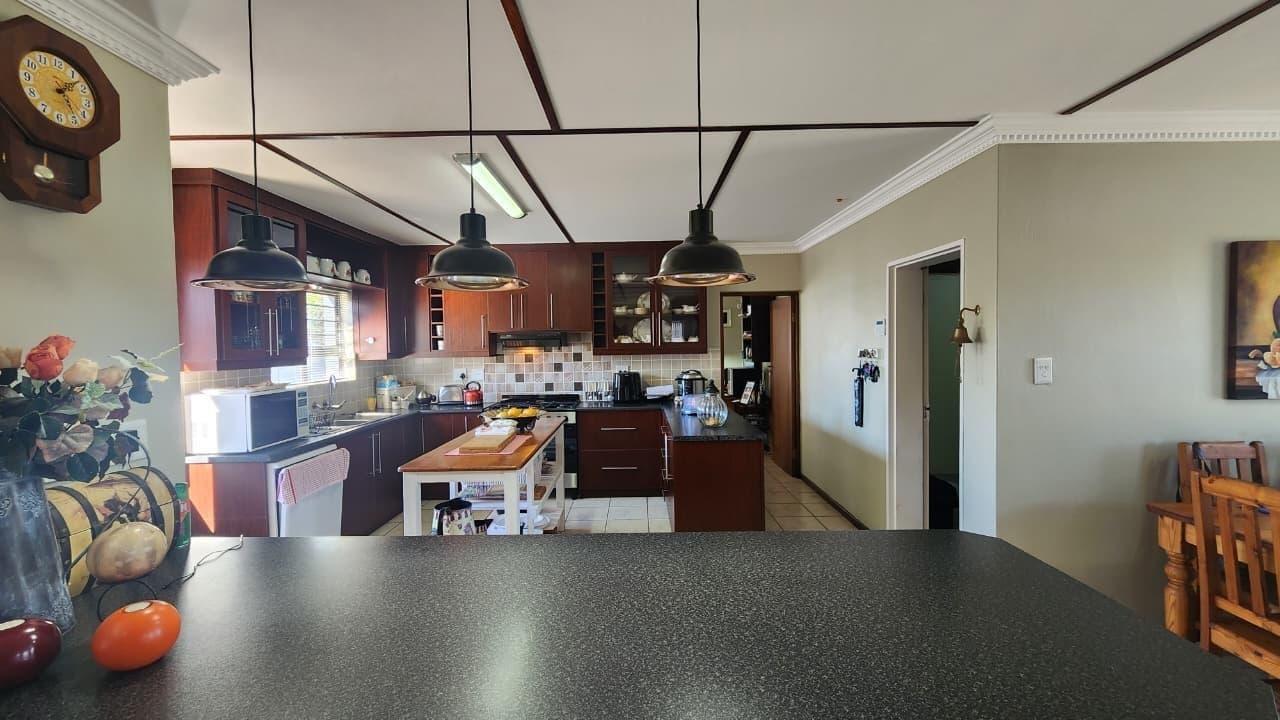 Image 2 of 6