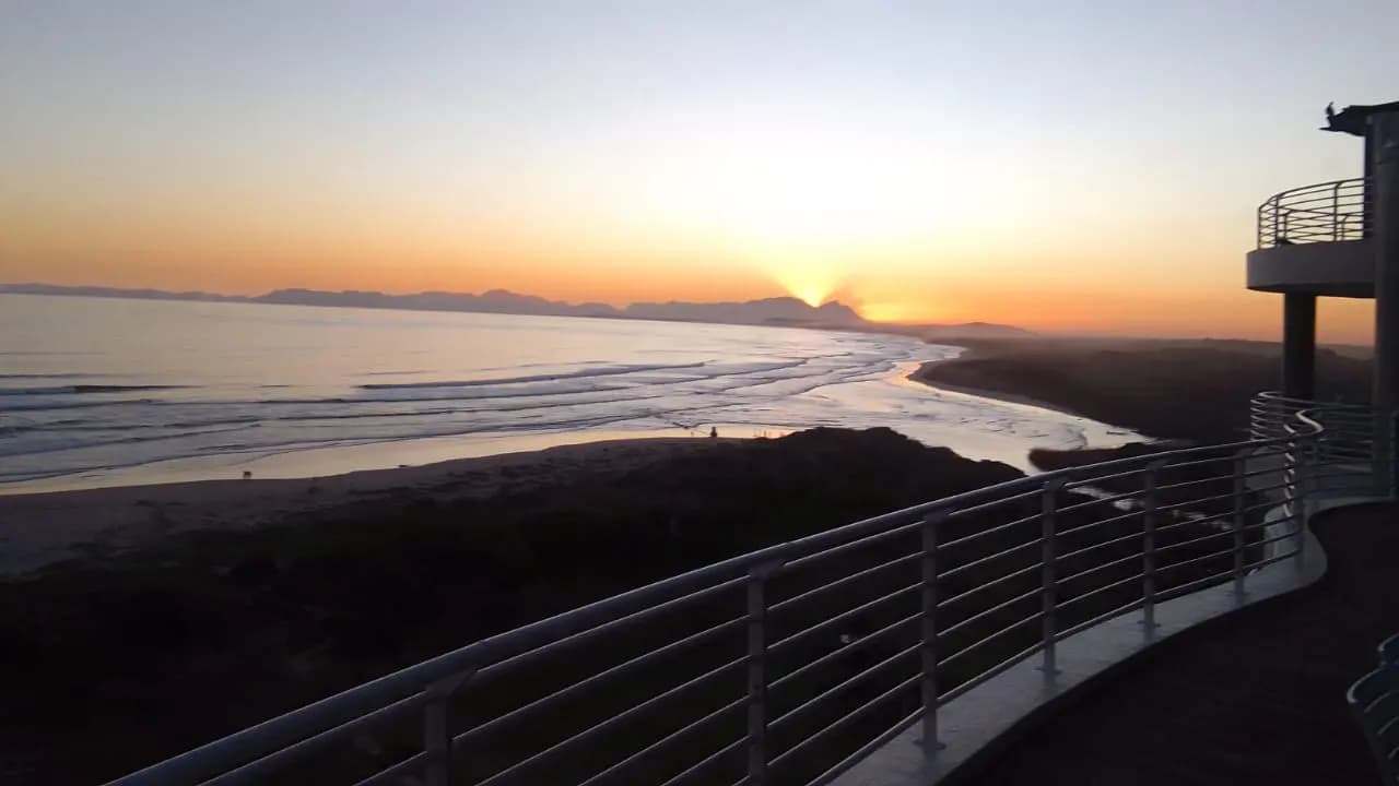 Image 2 of 6