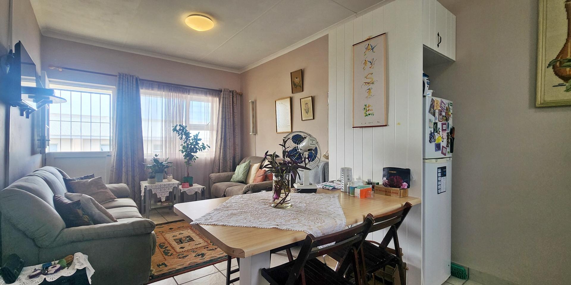 Image 4 of 6