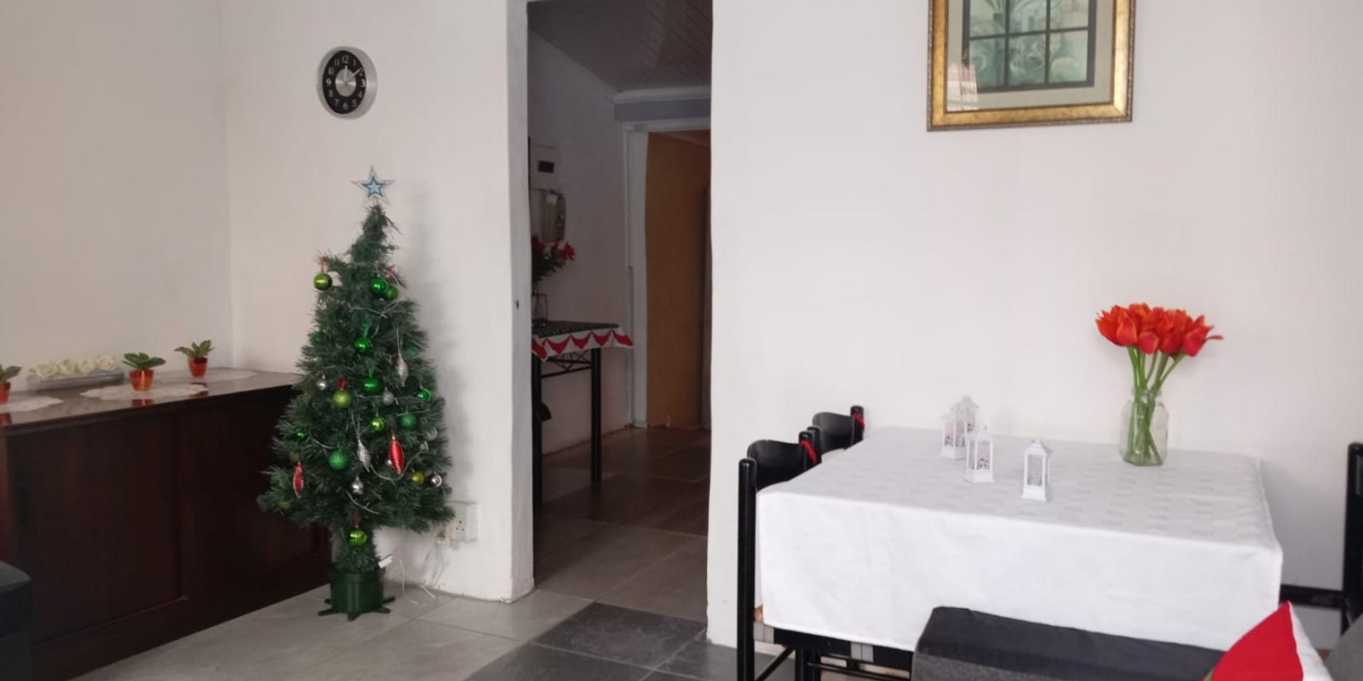 Image 2 of 6
