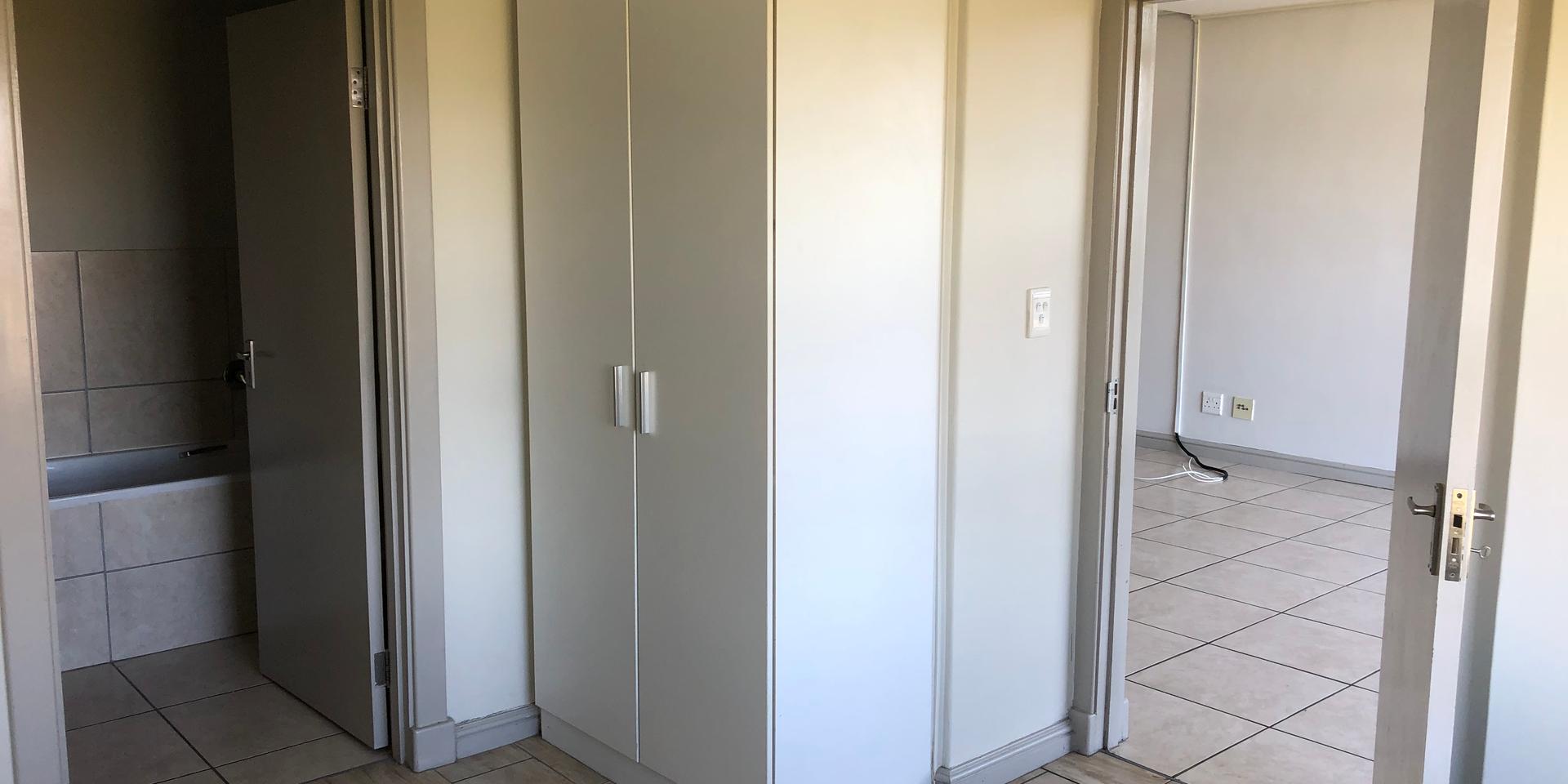 Image 4 of 6