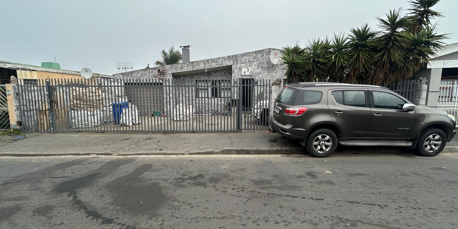 Image 1 of 6