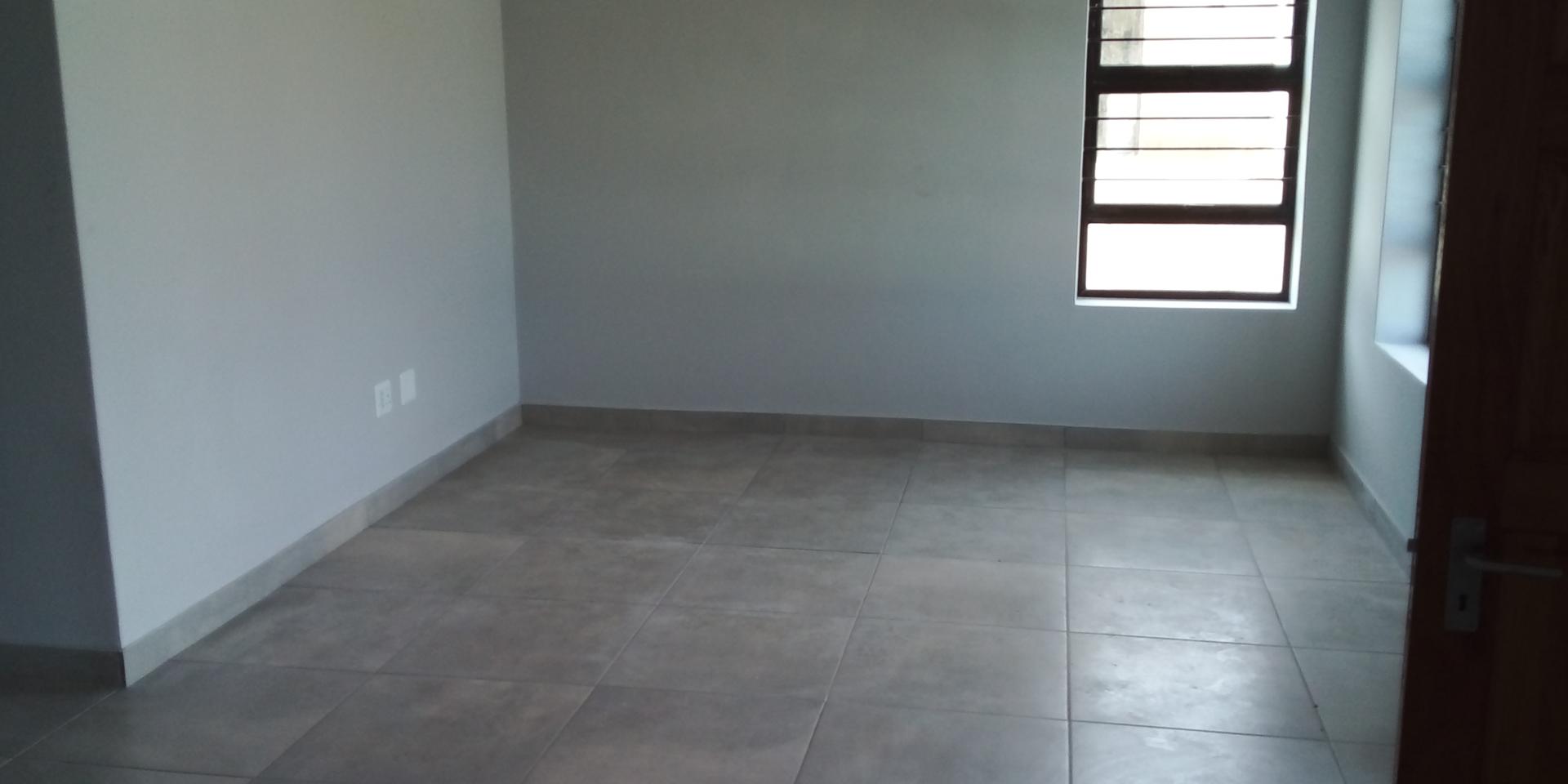Image 3 of 6