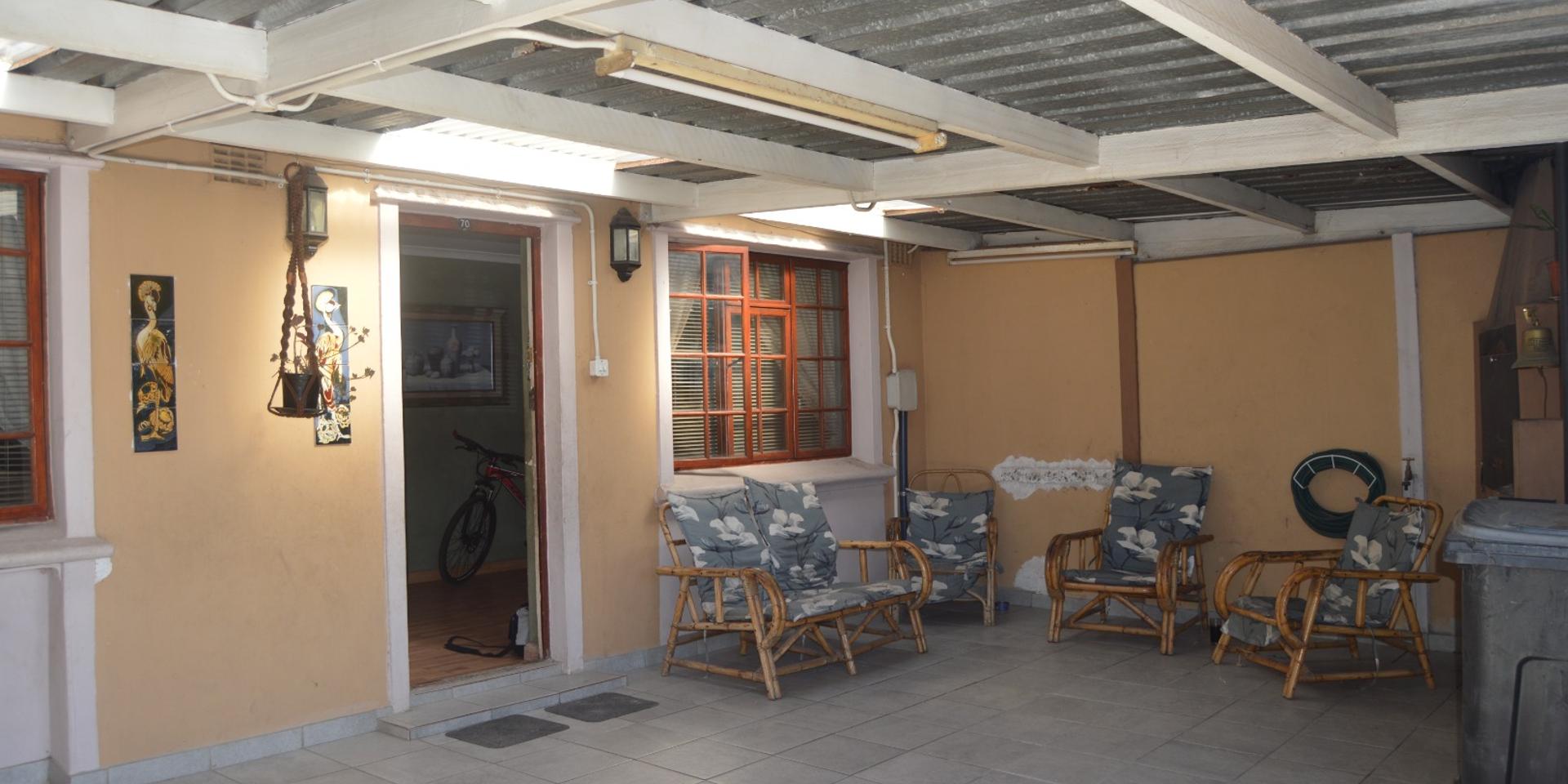 Image 4 of 6