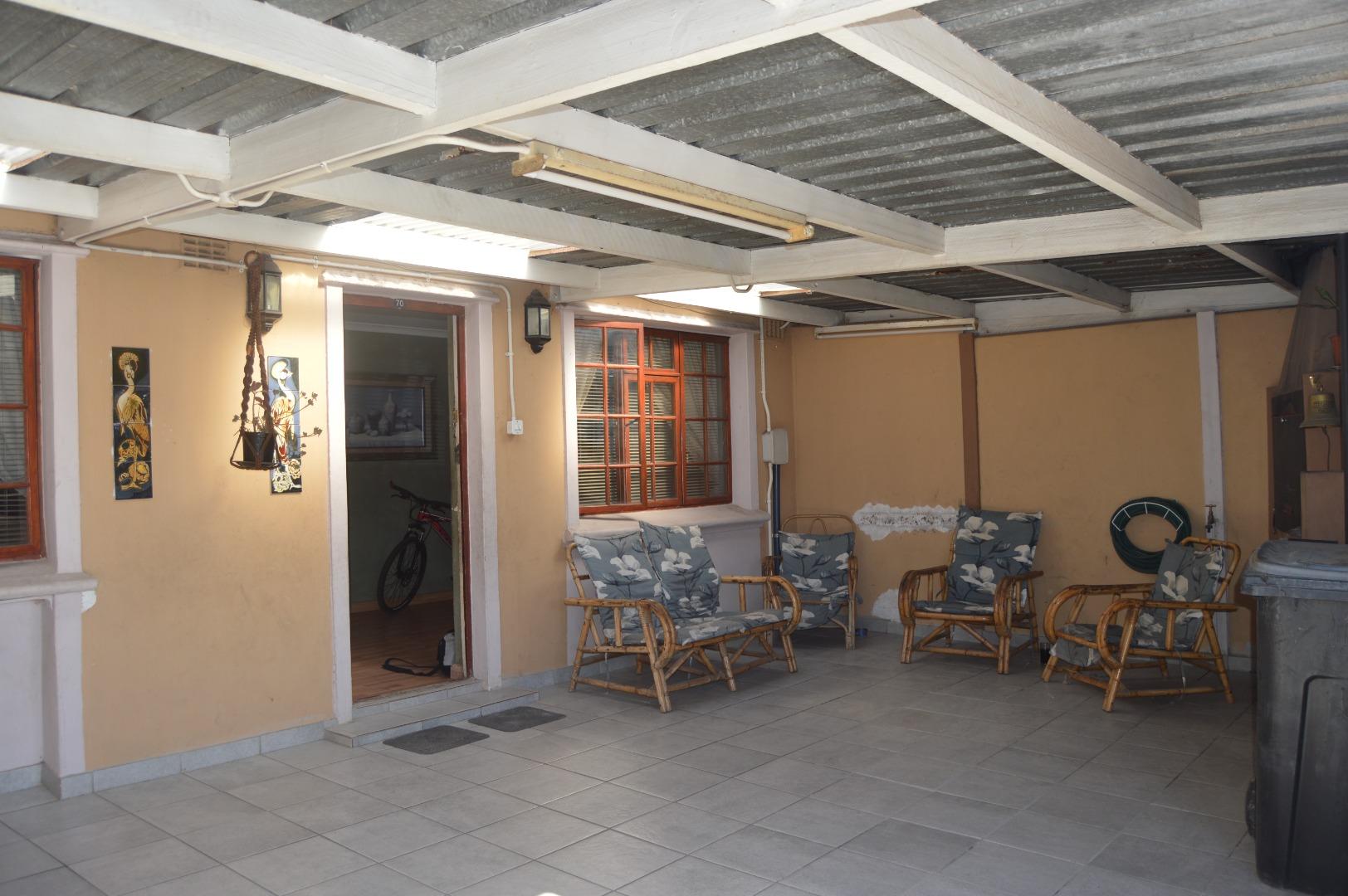 Image 4 of 6