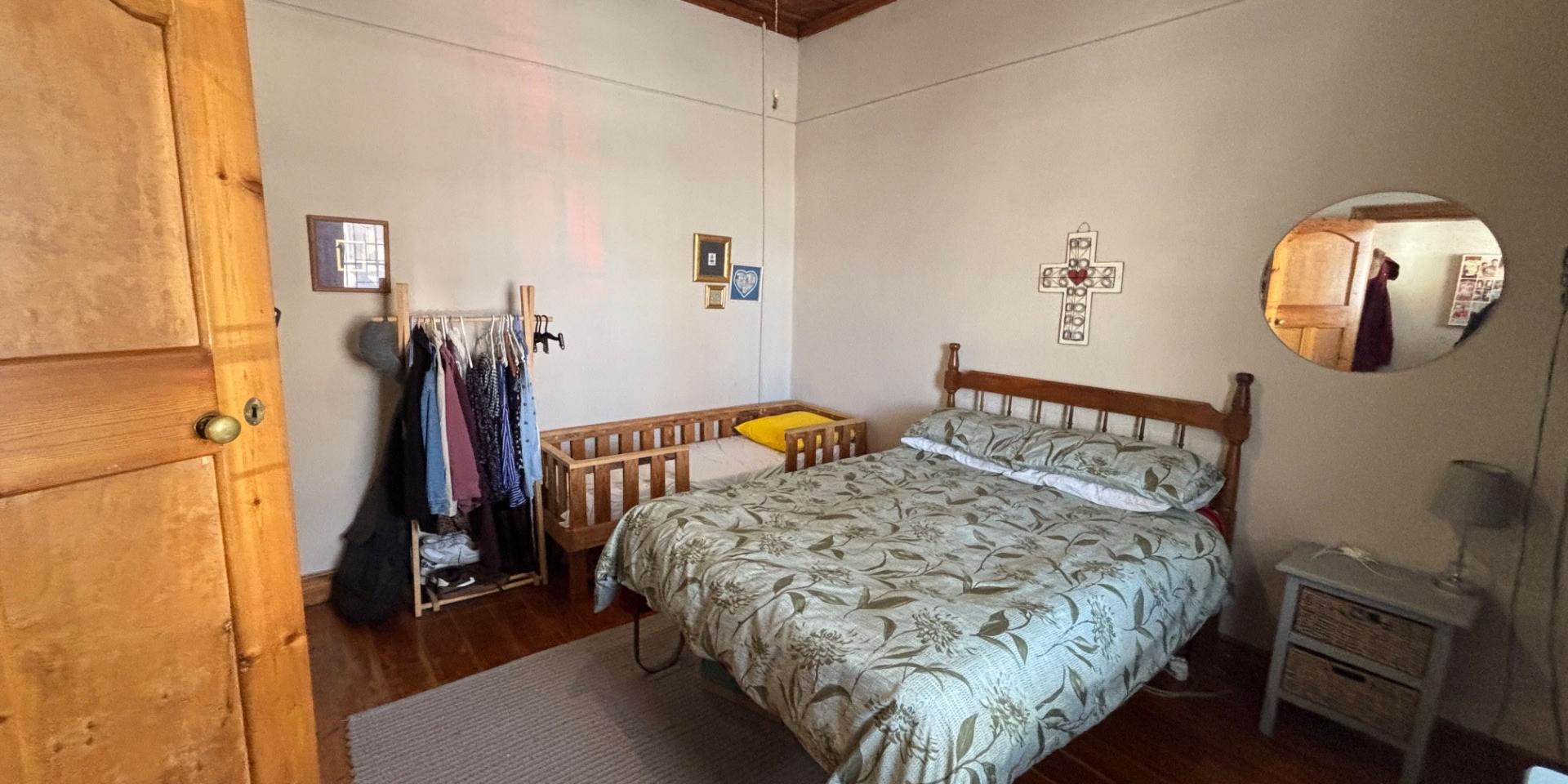 Image 2 of 6