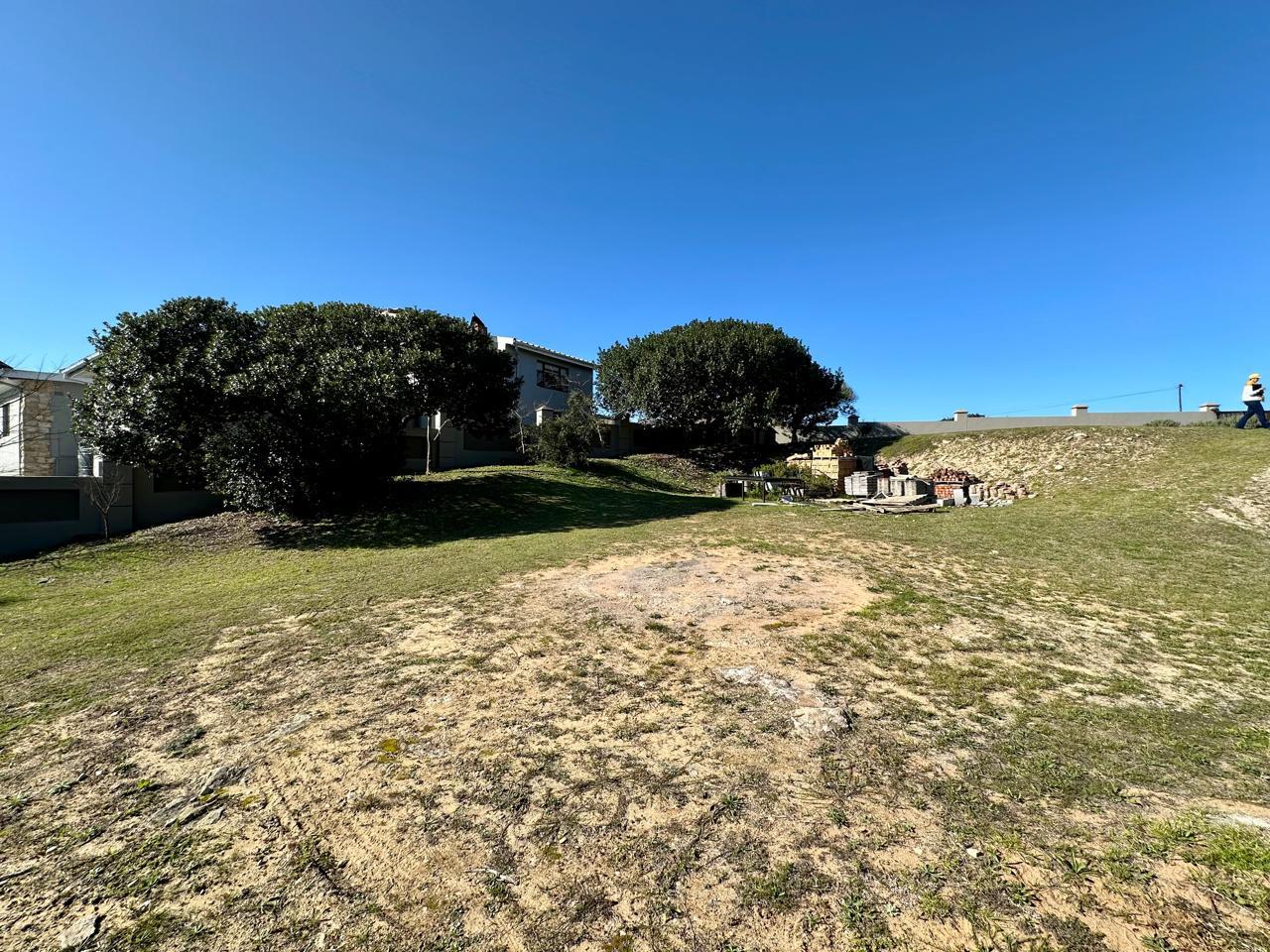 Image 2 of 6