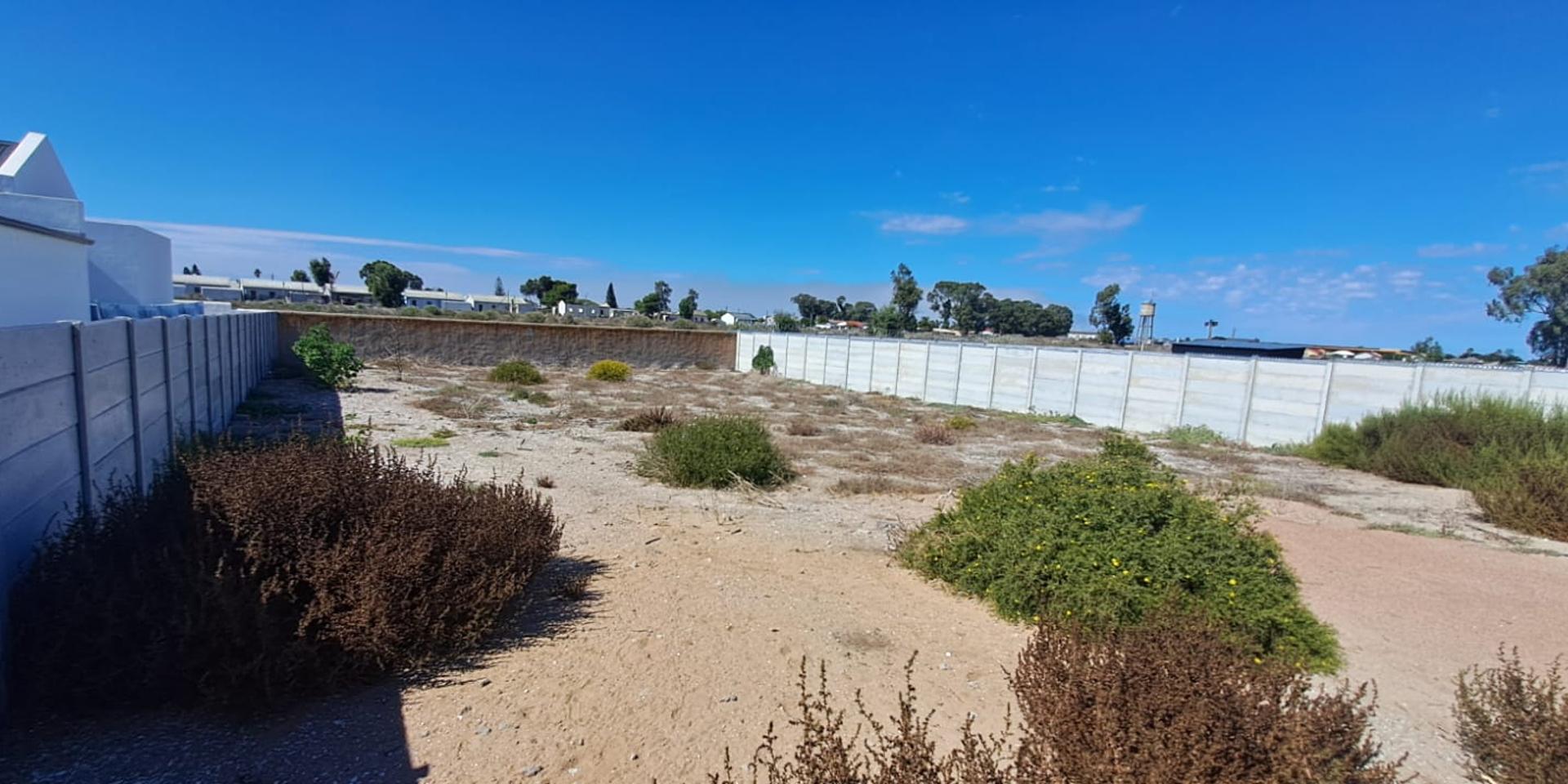 Image 2 of 6