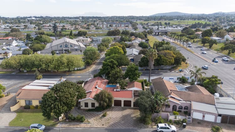 Main property image