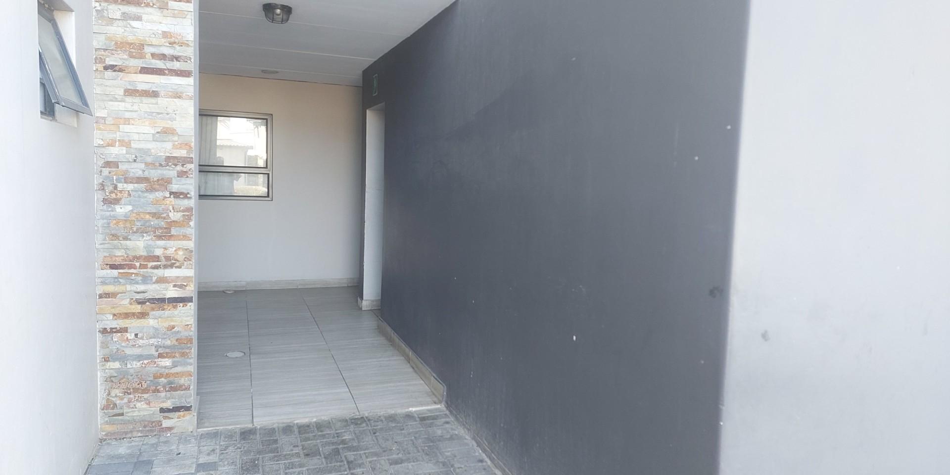 Image 2 of 6