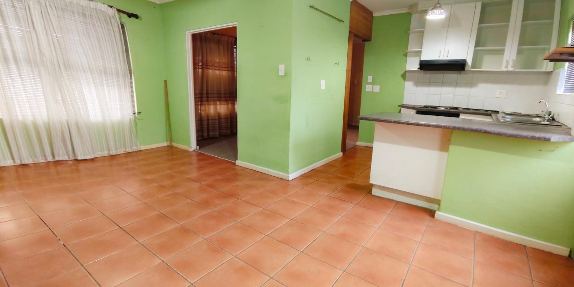 Image 3 of 6