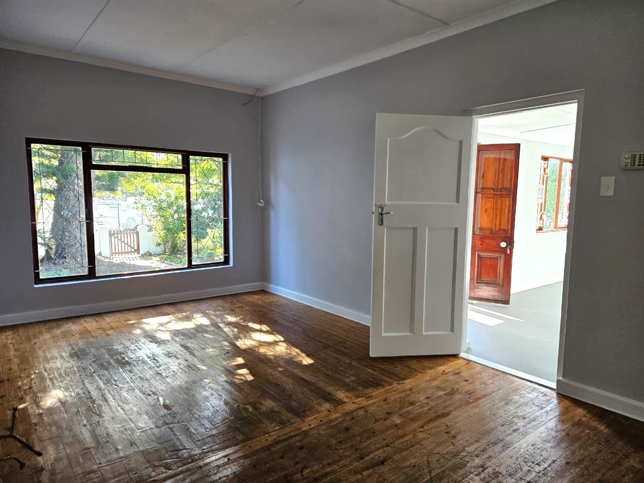Image 4 of 6