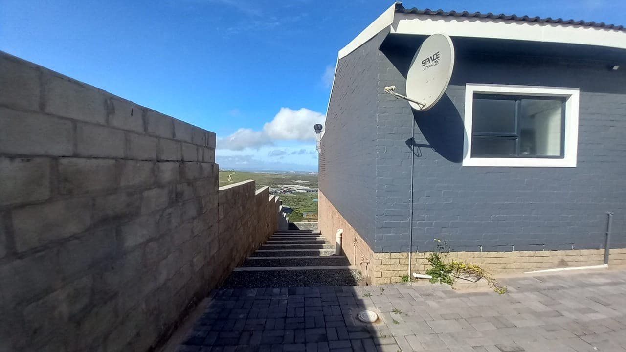 Image 5 of 6