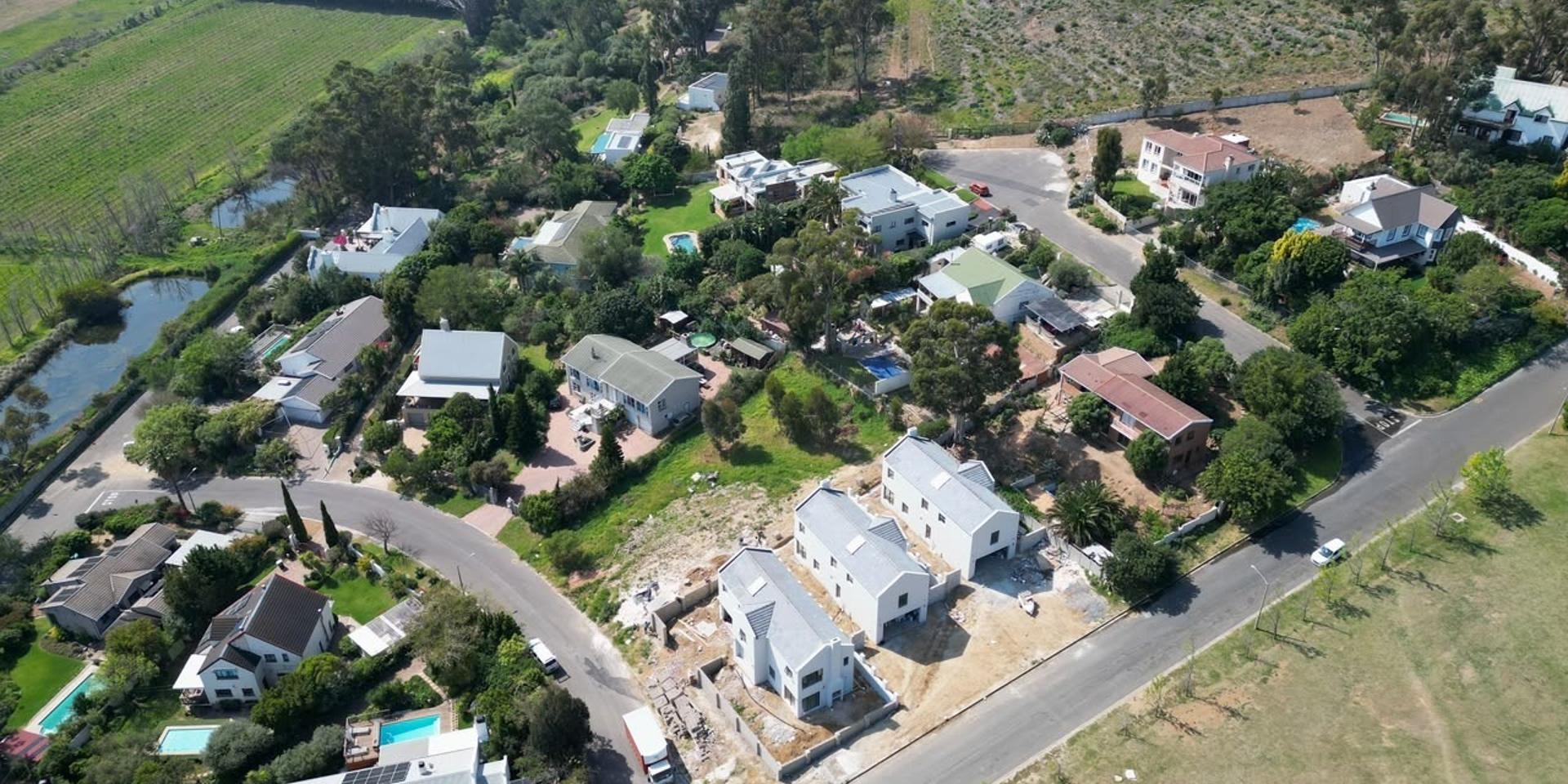 Image 4 of 6