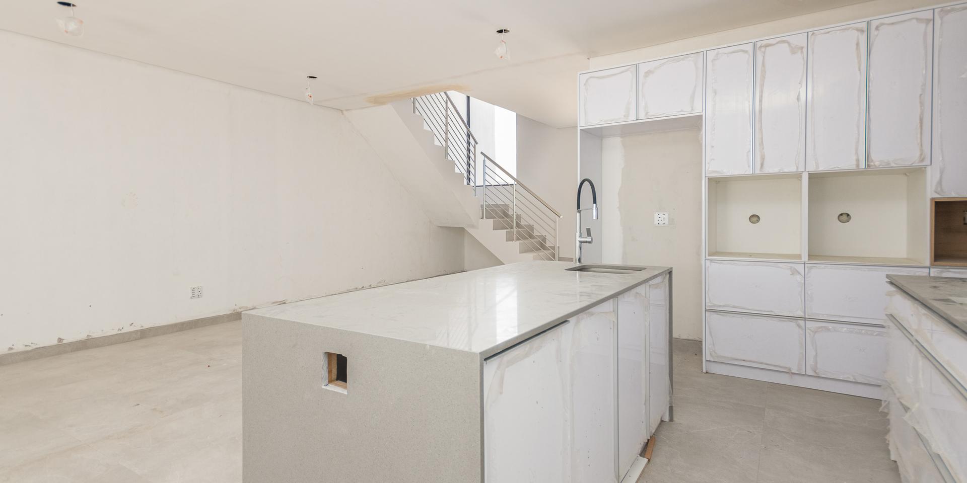 Image 4 of 6