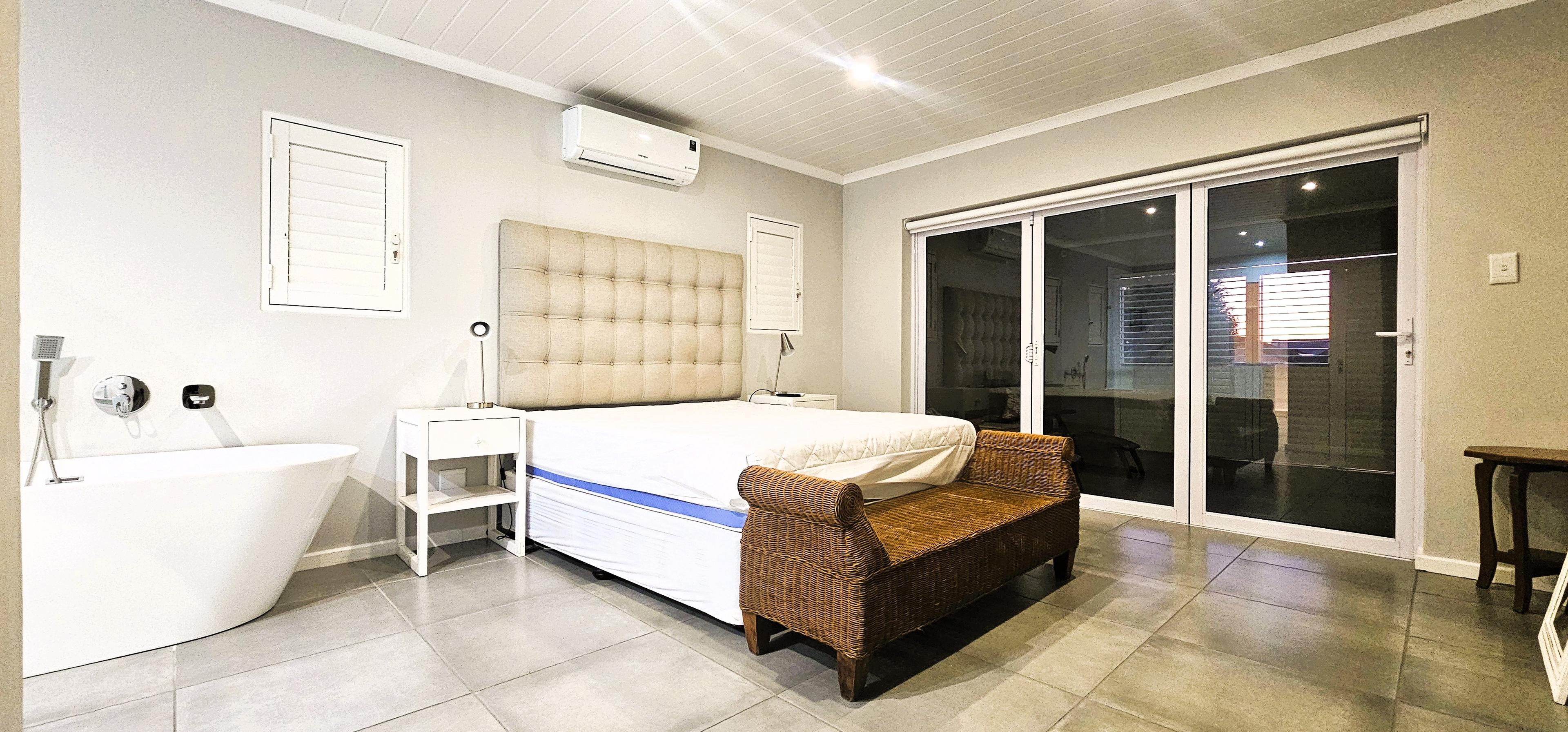 Image 4 of 6