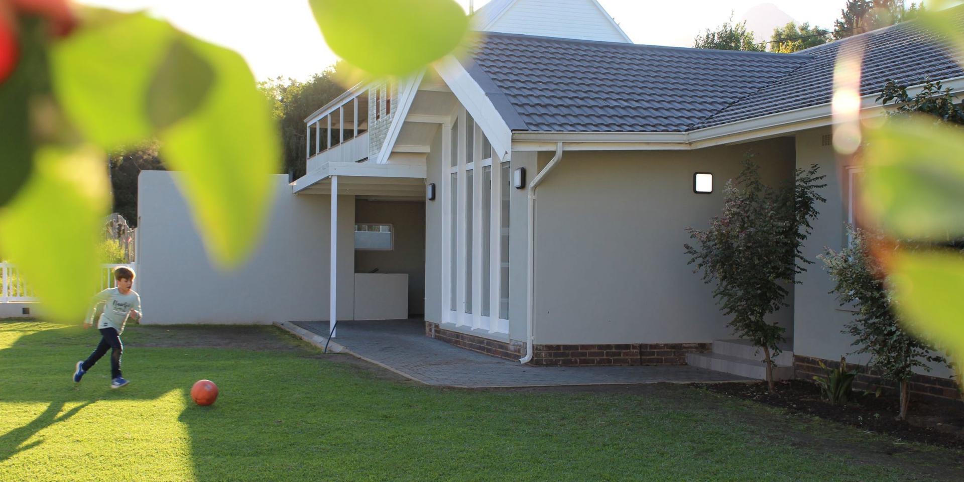 Image 2 of 6
