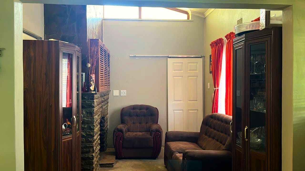 Image 3 of 6