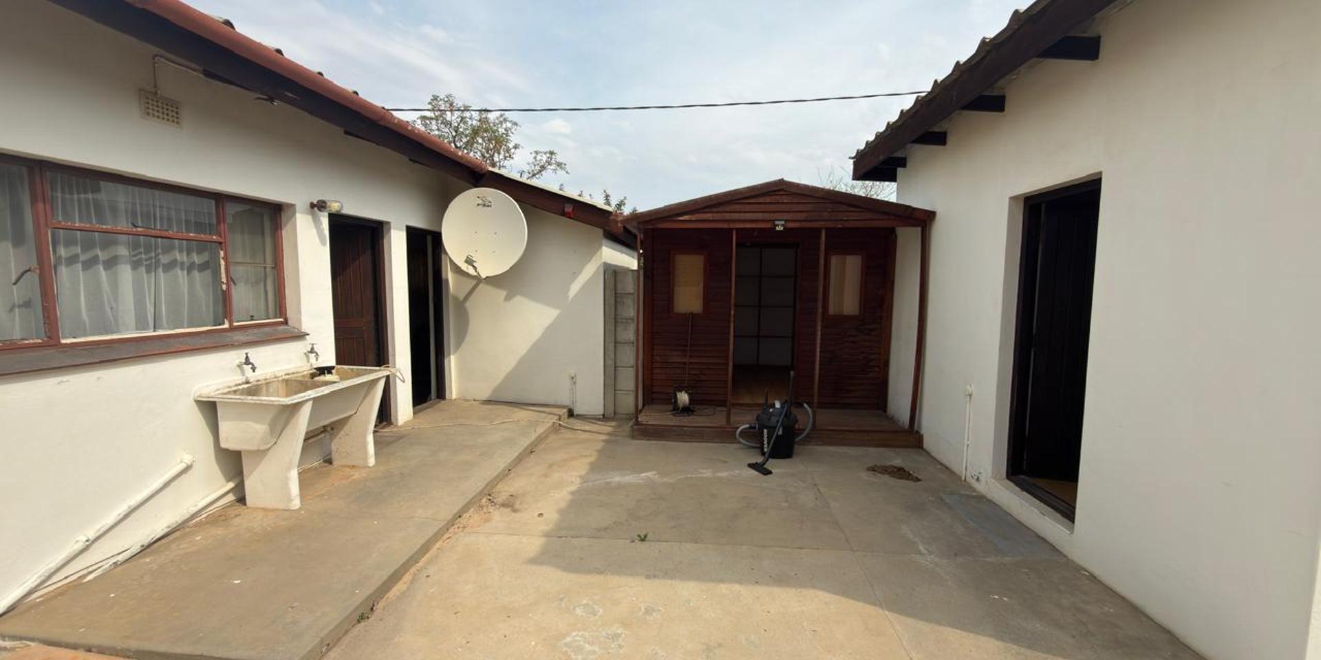 Image 2 of 6