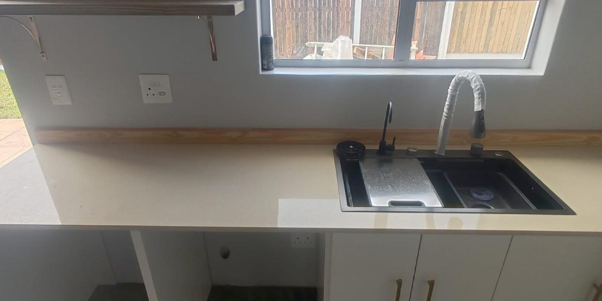 Image 3 of 6