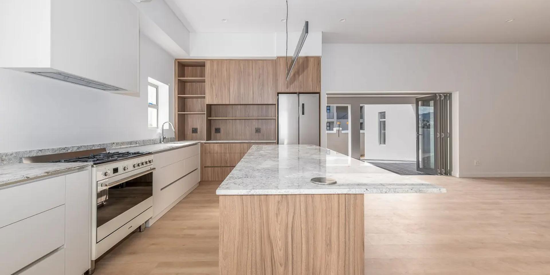 Image 3 of 6
