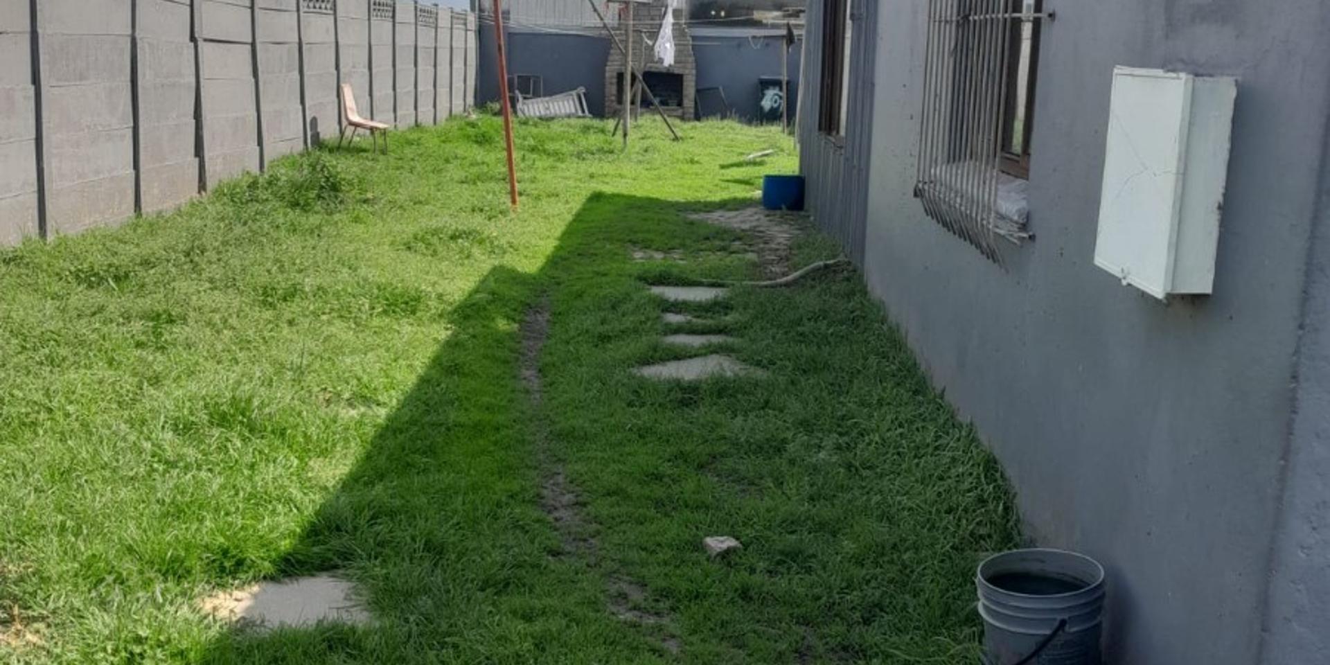 Image 4 of 6