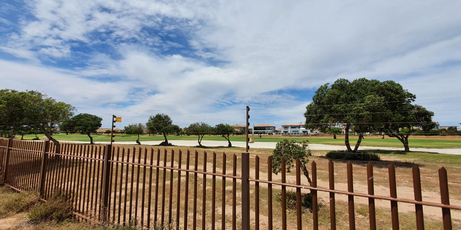 Image 4 of 6