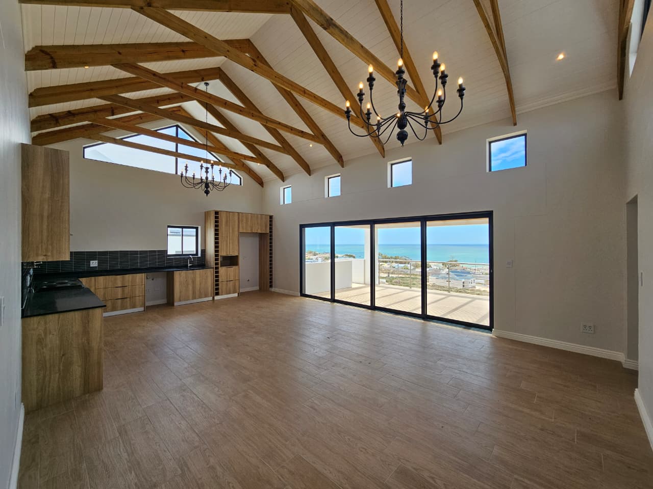 Image 4 of 6