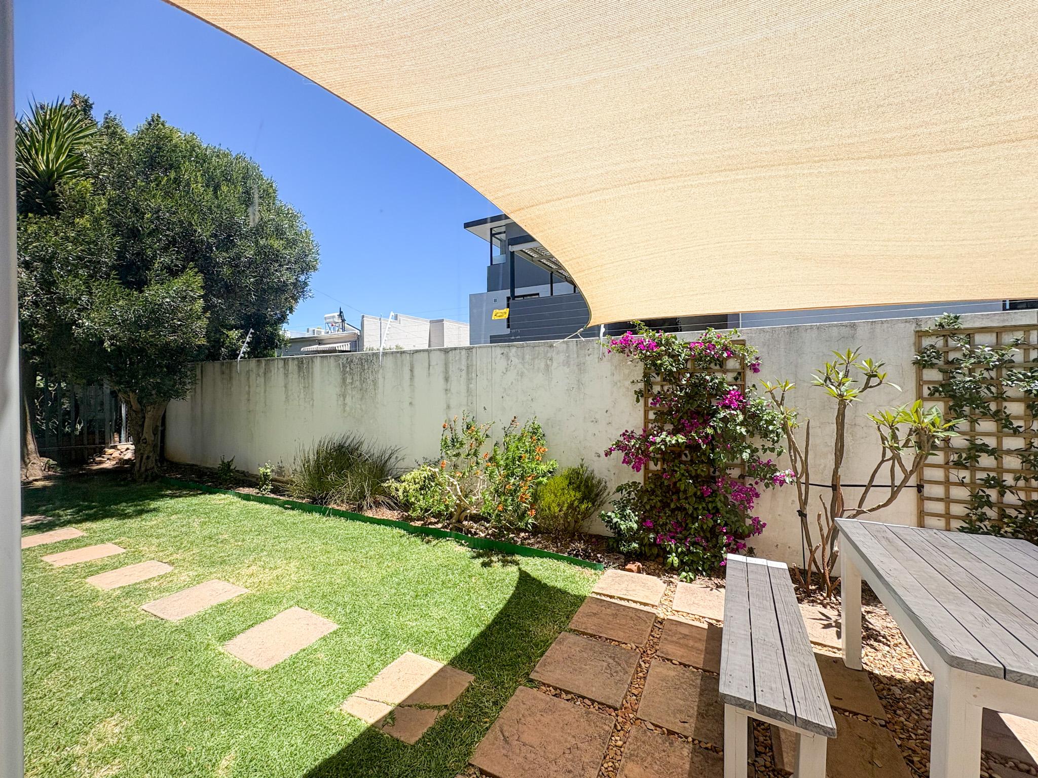 Image 2 of 6