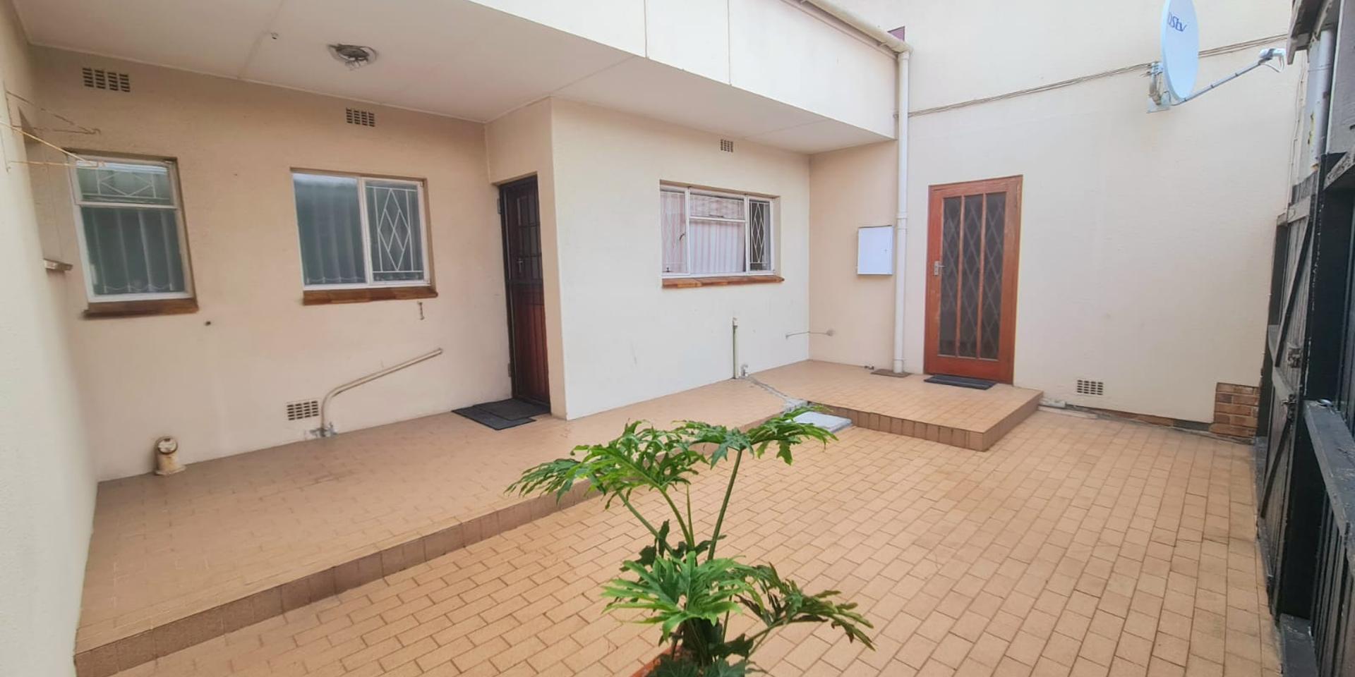 Image 4 of 6