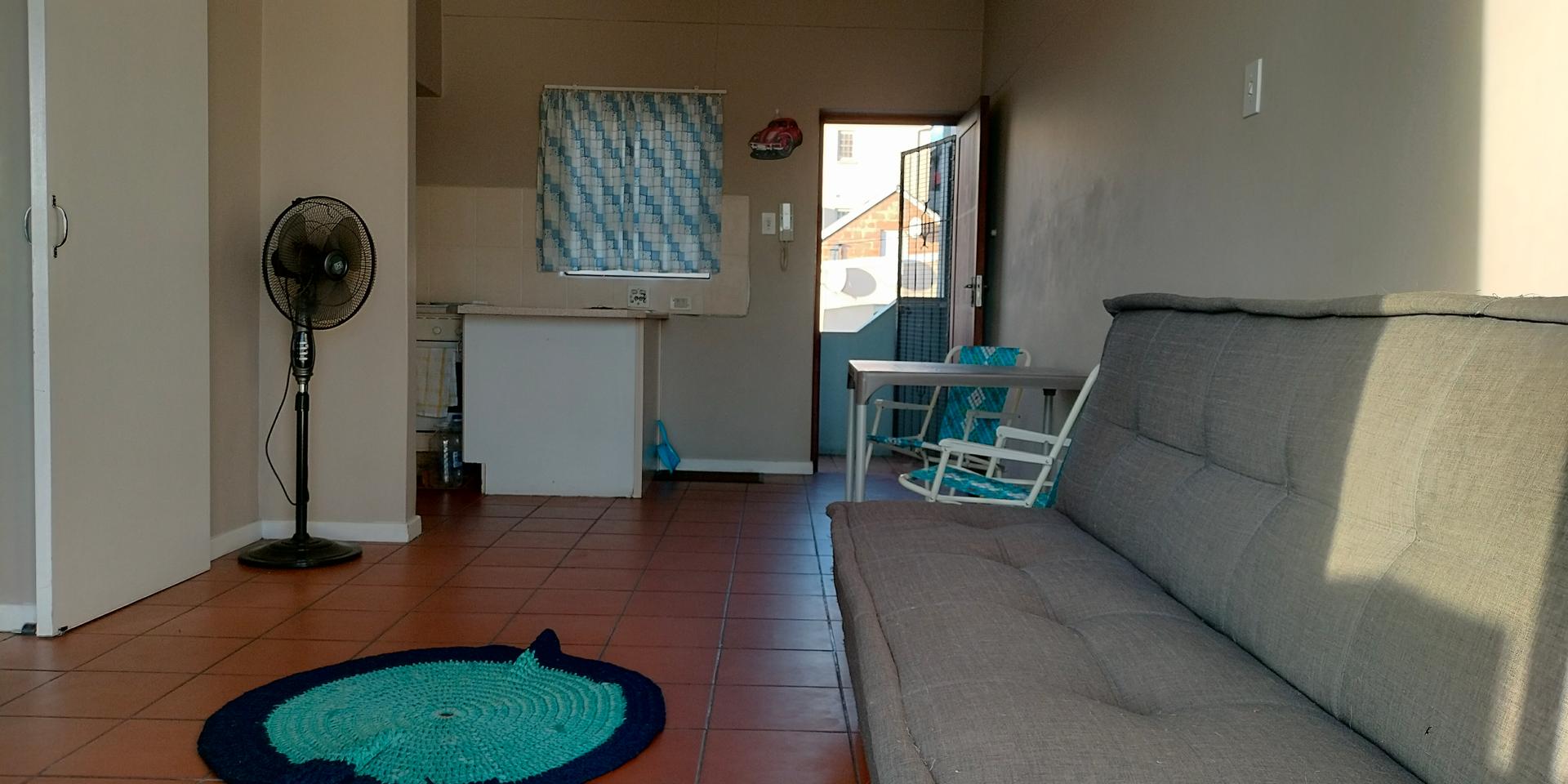 Image 4 of 6