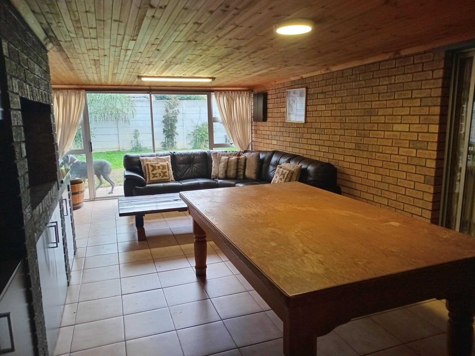 Image 2 of 6