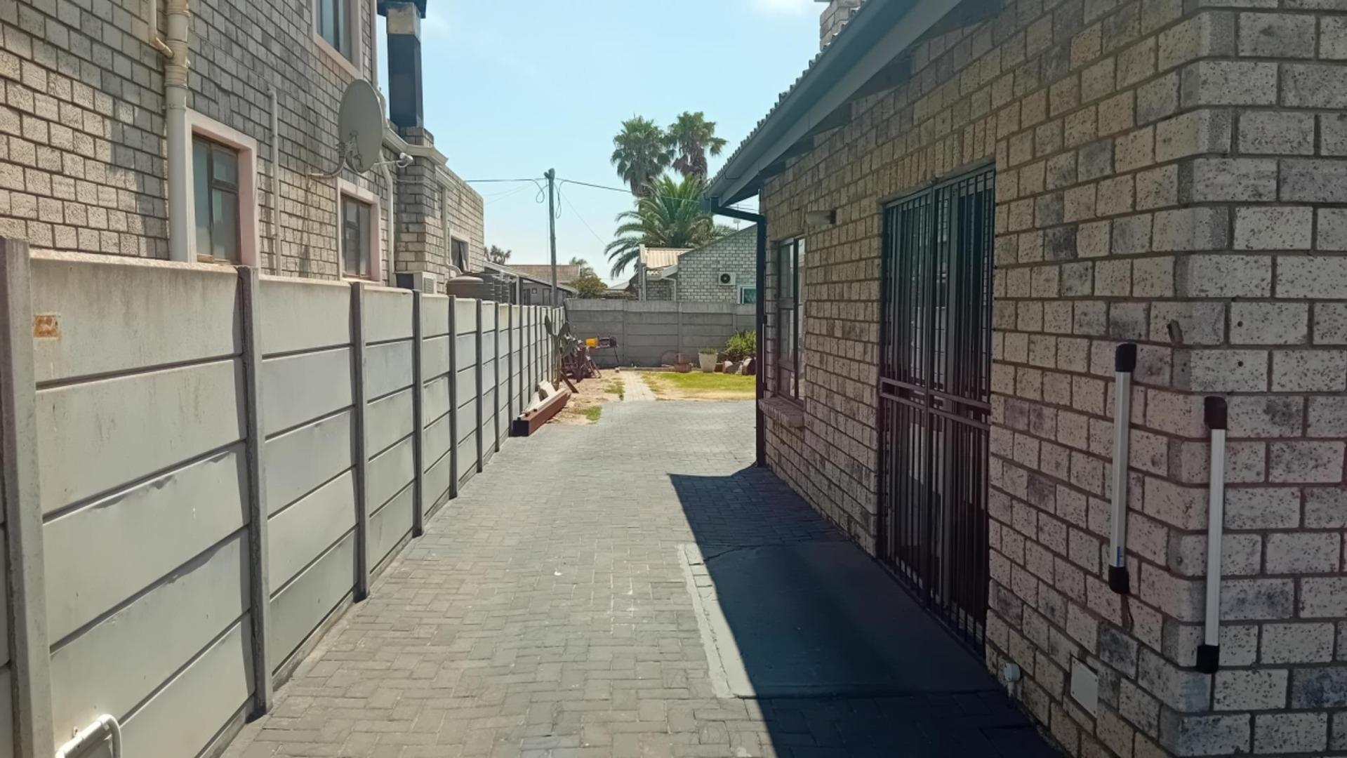 Image 2 of 6