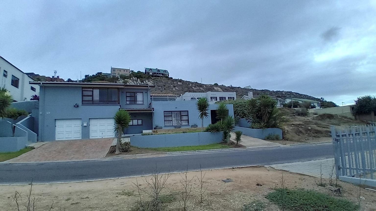 Image 2 of 6