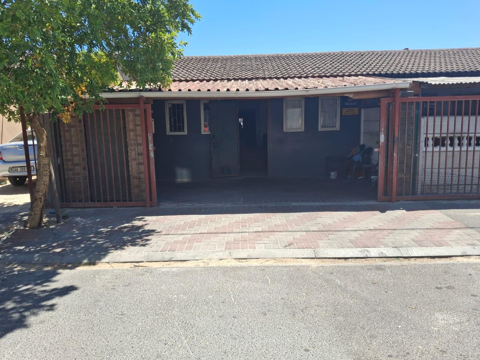 Image 2 of 6