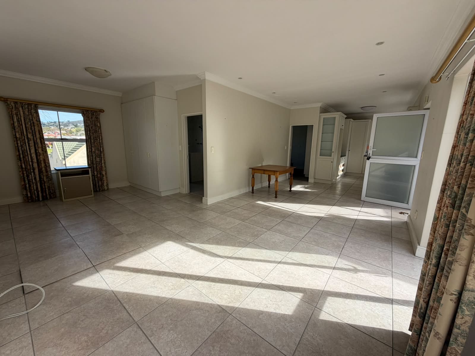 Image 3 of 6