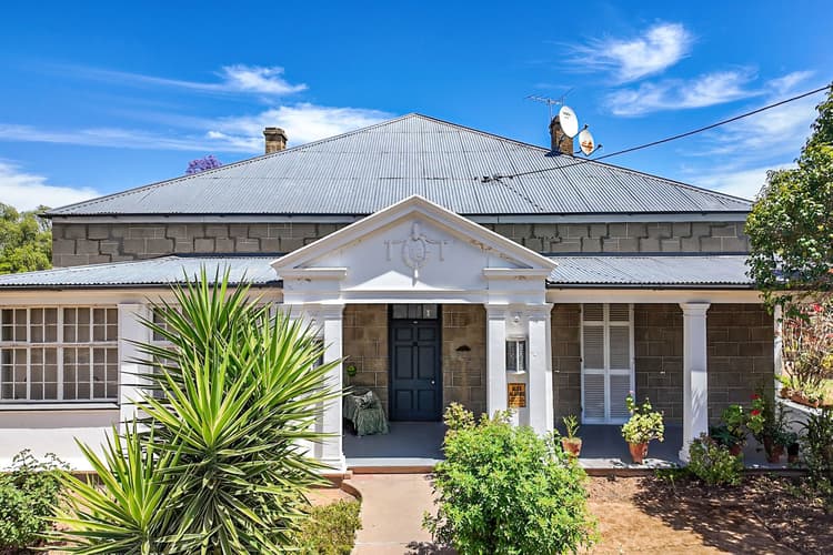 Main property image